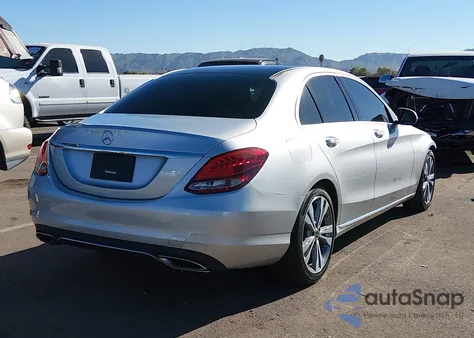 2018 Mercedes-Benz C 300 из США, поврежденный, VIN WDDWF4JB3JR410651